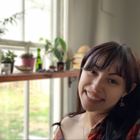 Meet your Posher, Paige - Picture 1 of 1